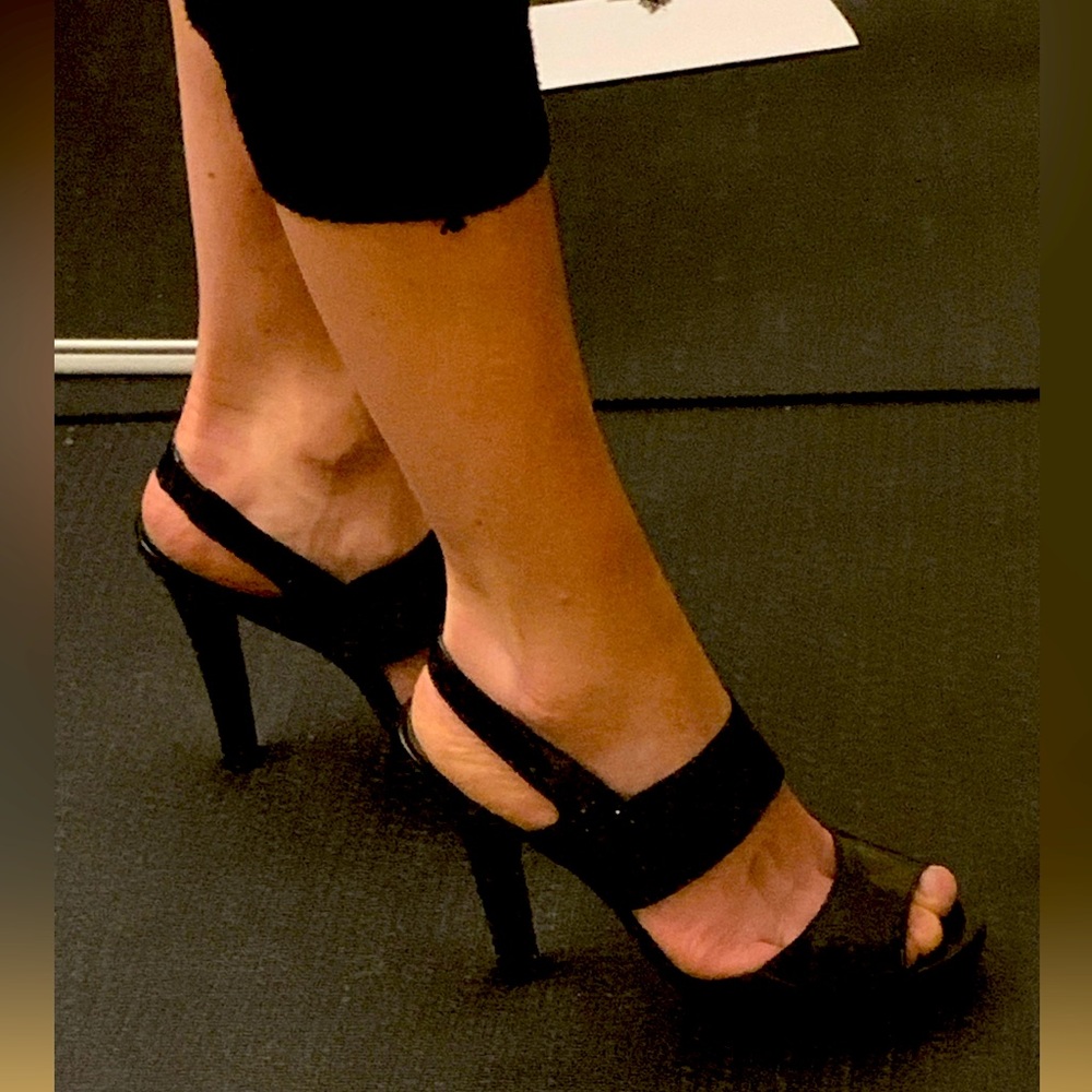 Moda sling back super sexy heels. Size 8